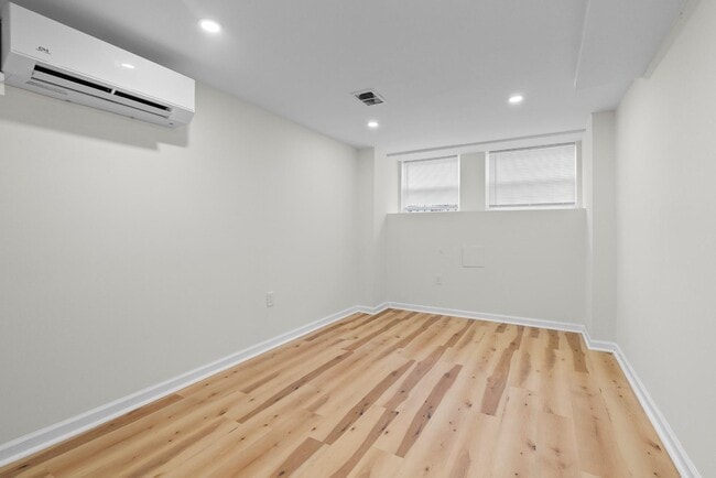 Building Photo - 2539 St Paul St