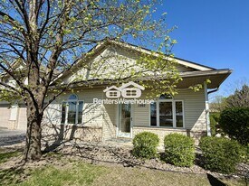 Building Photo - 1202 Crystal Pl E