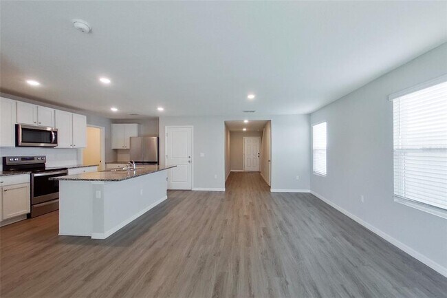 Building Photo - 8677 SW 44th Ct