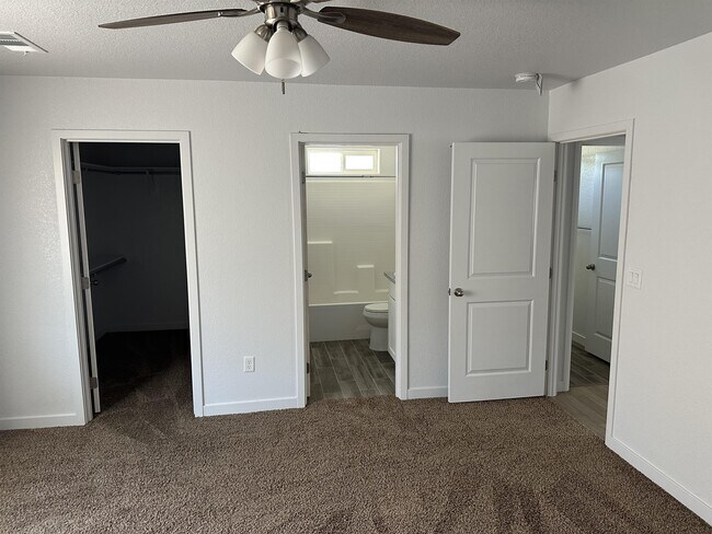Building Photo - 21601 Garibaldi Ct