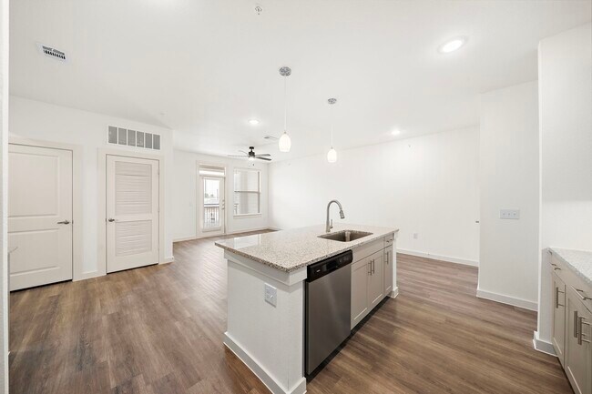 Building Photo - 5550 Dancy Rd