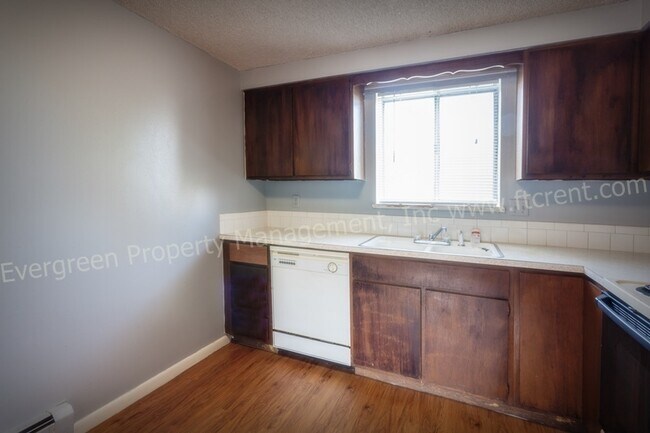 Building Photo - 2939 Glendale Dr