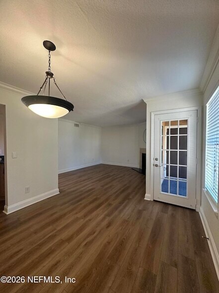 Building Photo - 935 Seashell Ln