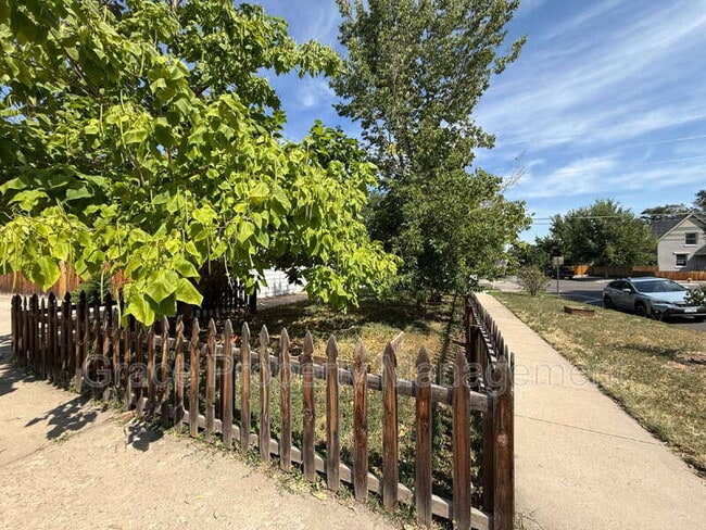 Building Photo - 1888 E 28th Ave