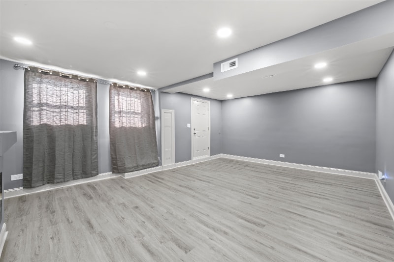 Building Photo - 4829 S St Lawrence Ave