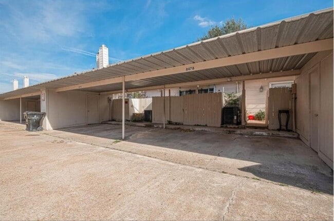 Building Photo - 8351 Ariel St