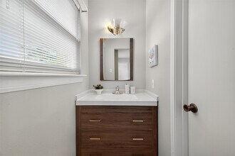 Building Photo - 1445 Bonanza Rd