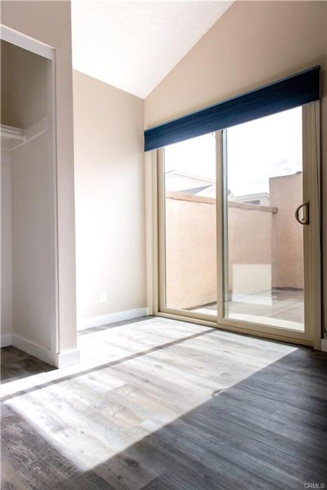 Building Photo - Great Townhouse