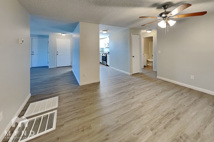 Building Photo - 545 Truffles St