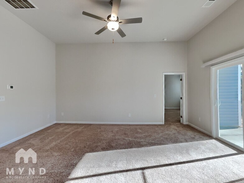 Building Photo - 115 Everglade Wy