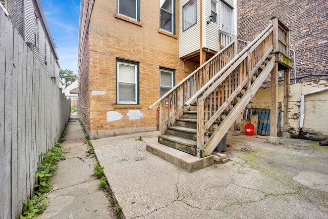 Primary Photo - 2702 W 24th Pl