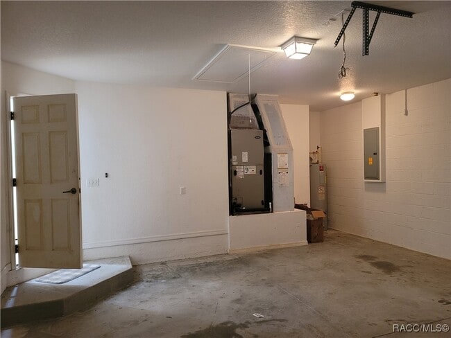 Building Photo - 2122 SW 153rd Loop