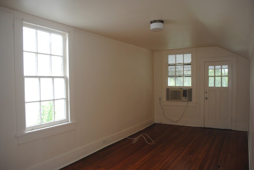 Building Photo - 1618 3rd St