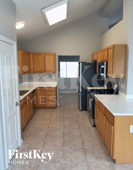 Building Photo - 5805 Grand Heritage St