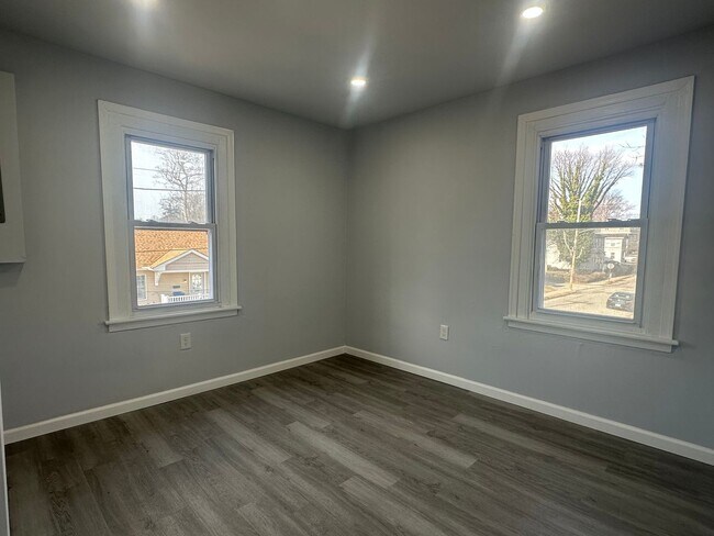 Building Photo - 125 Pennington Ave