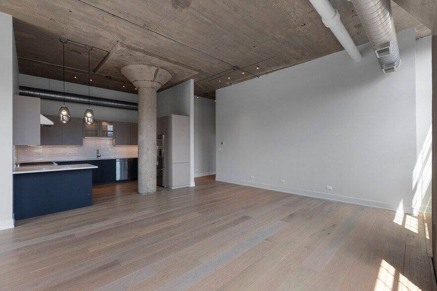 Primary Photo - 17 N Loomis St