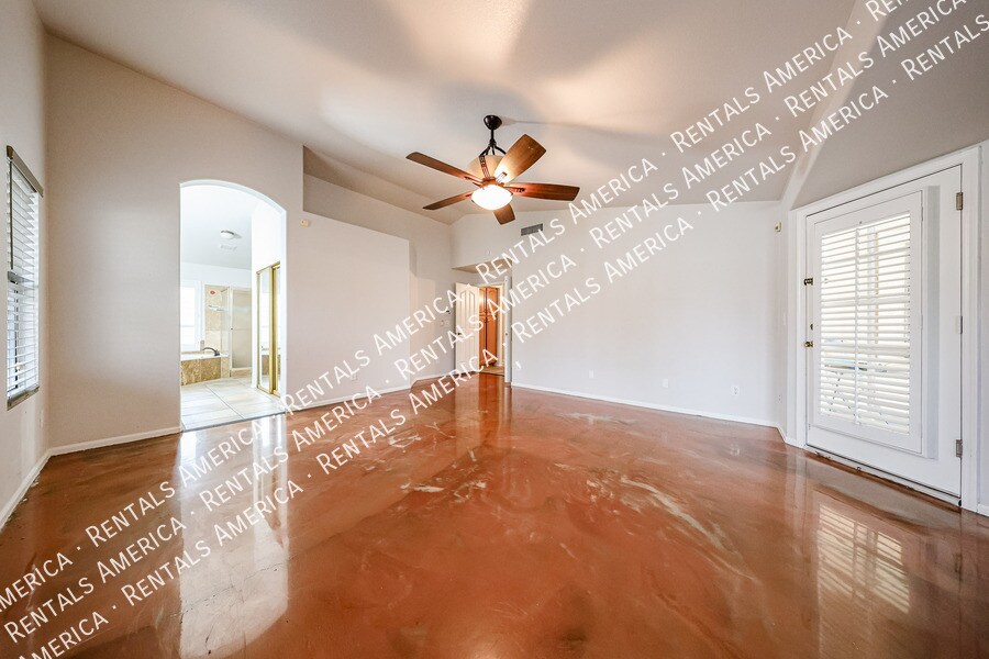 Building Photo - 1243 W Iris Dr