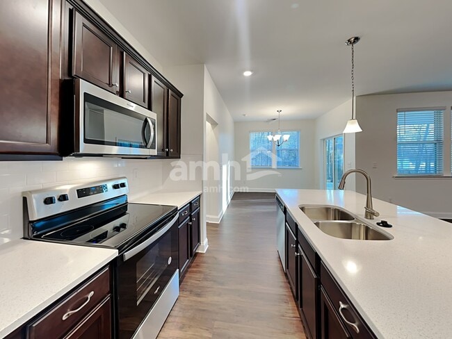 Building Photo - 7023 Garrett Ct