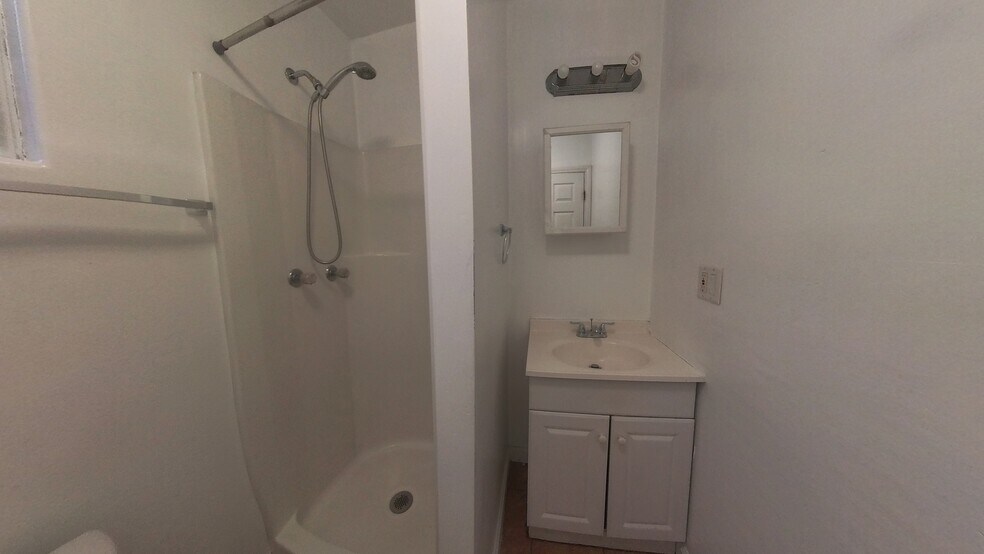 Building Photo - 17846 Tribune St