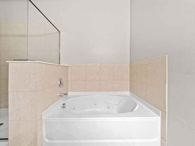 Building Photo - 6222 Hadley Commons Dr