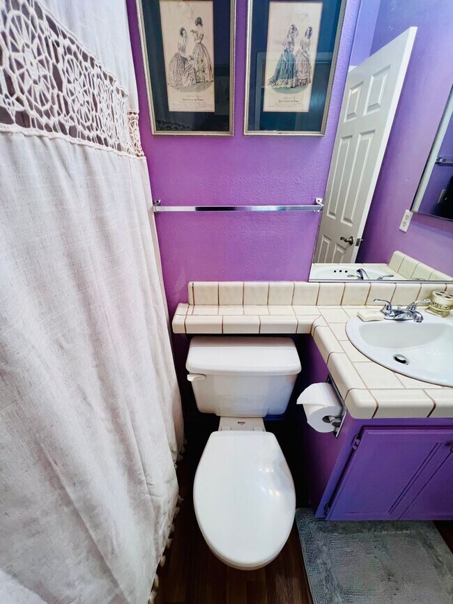 Building Photo - Inviting Gated Community Townhome—Jess Ranch 55+