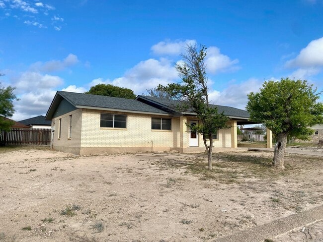 Building Photo - 114 Rhonda Dr