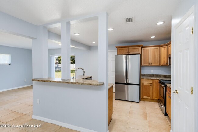 Building Photo - 460 Carissa Dr