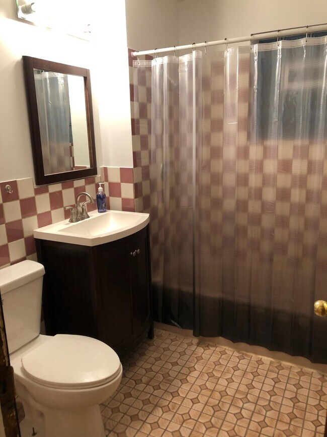 Building Photo - 6137 S Fairfield Ave