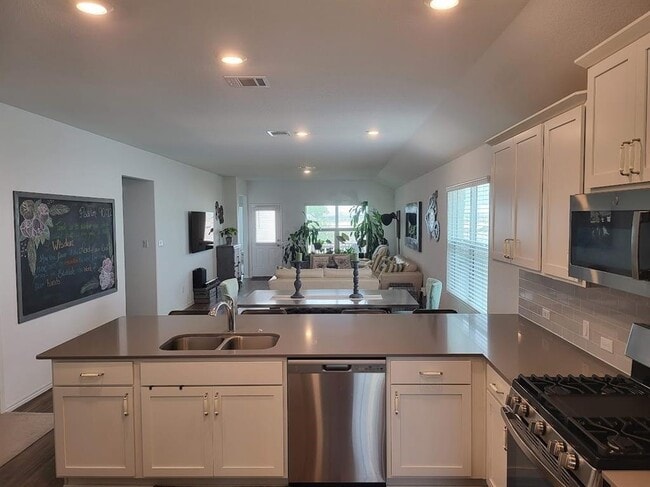 Building Photo - 5421 Bellissima Way