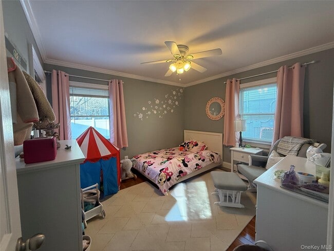 Building Photo - 433 W Park Ave