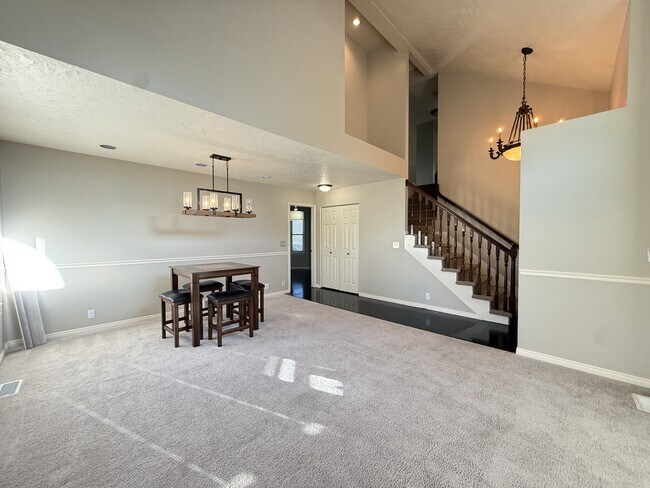 Building Photo - 3408 S Huntington Dr
