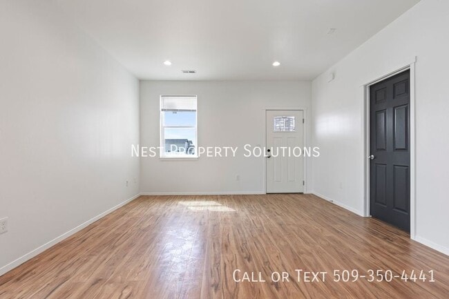 Building Photo - 45 Grant Dr