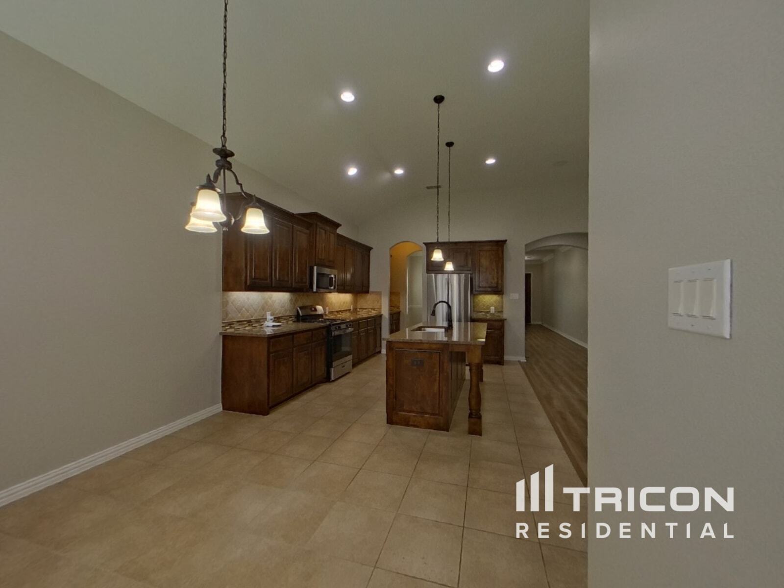 Building Photo - 5616 Granada Dr