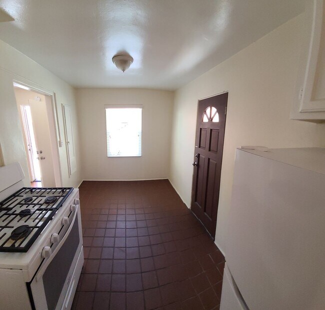 Building Photo - Cozy 1 BR Casitas in Golden Hill - Close t...