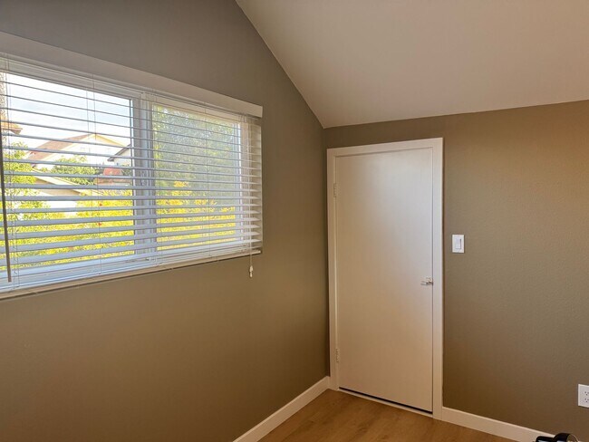 Building Photo - Beautiful 3-Bedroom + Loft Home in Desirab...