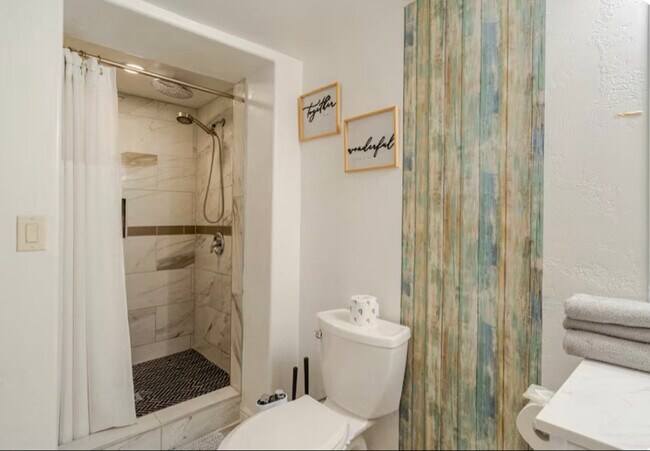 Building Photo - 488 Lana Ct