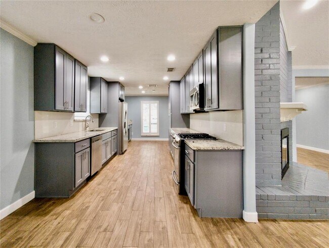Building Photo - 7710 Colony Dr