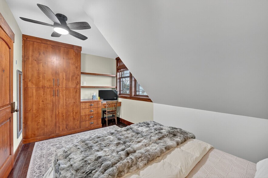 Building Photo - 7693 Whileaway Rd W