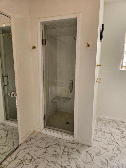 Building Photo - 710 N Avenue C