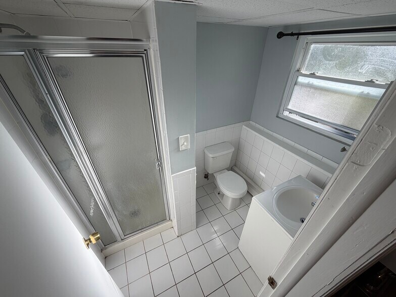 Building Photo - 53 Andover Dr