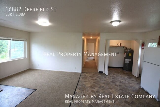 Building Photo - 16882 Deerfield St