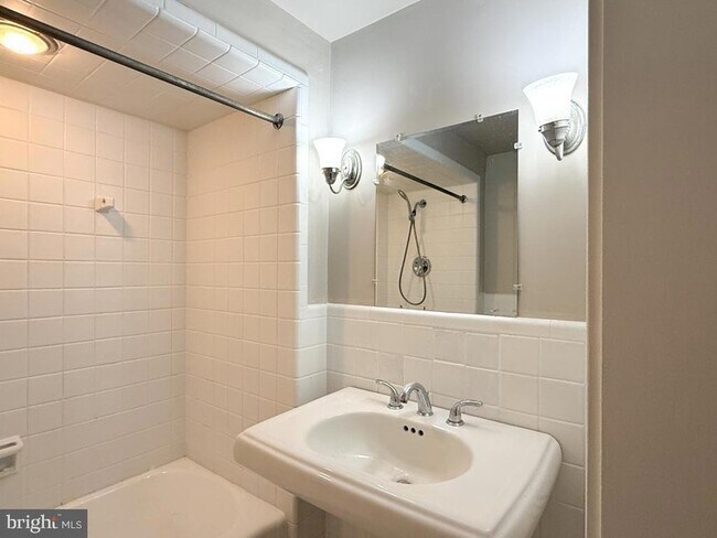 Building Photo - 2838 Booser Ave.