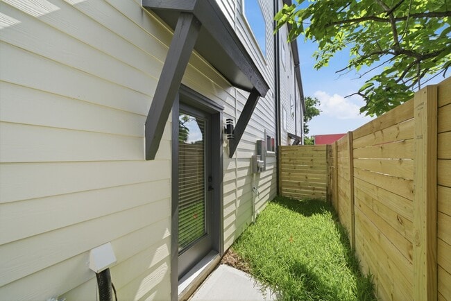 Building Photo - 1398 Cedar Post Ln