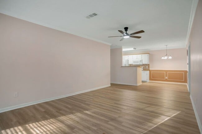 Building Photo - Lovely First Floor Condo at Plantation Point