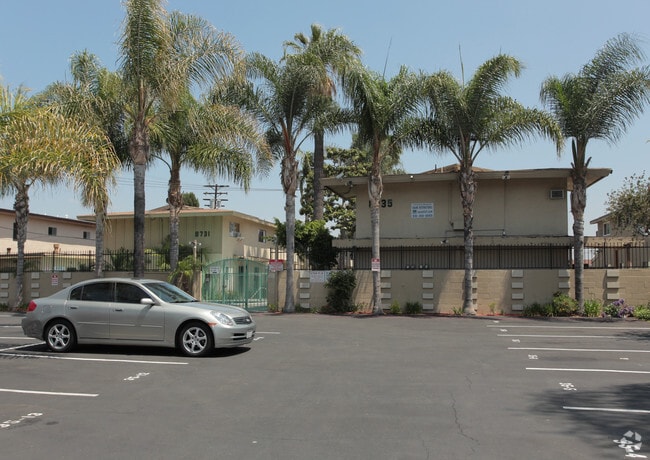 Building Photo - Imperial Townhomes