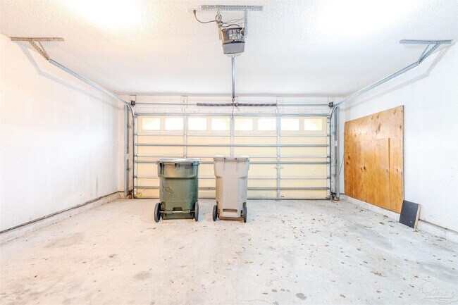 Building Photo - 10719 Crosscut Dr