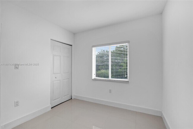 Building Photo - 21845 Goulds Ave