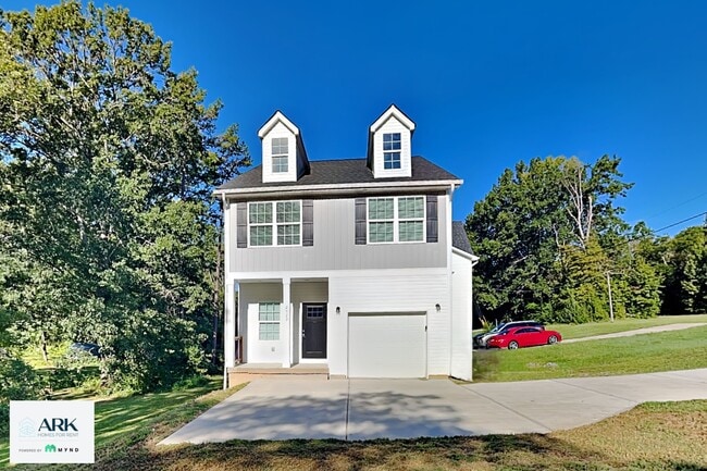 Building Photo - 2529 Oakdale Rd