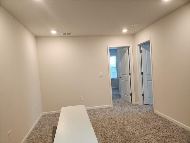 Building Photo - 65 Cedar Ln