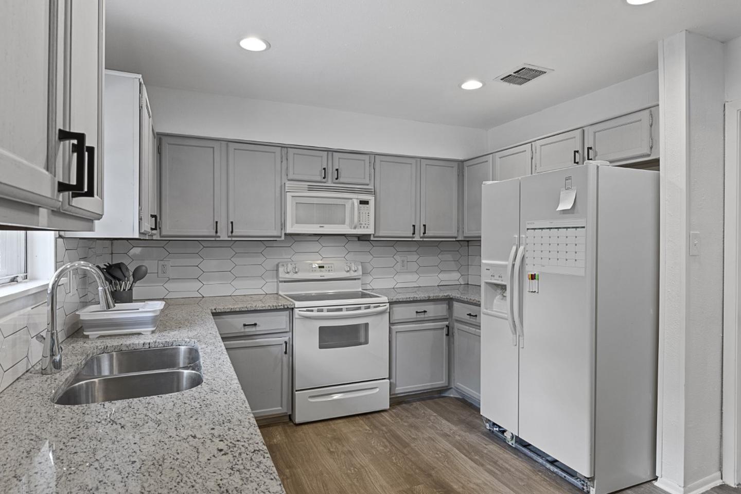 Building Photo - 7918 Misty Forest